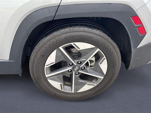 Shimmering Silver 2025 Hyundai TUCSON SEL