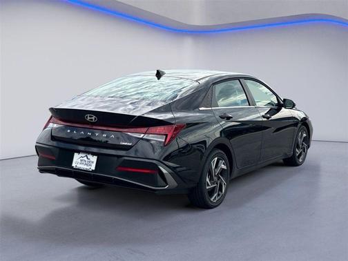 Abyss Black 2026 Hyundai ELANTRA Limited