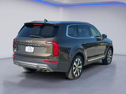 Dark Moss 2022 Kia Telluride S