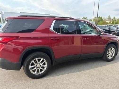 2021 Chevrolet Traverse LT Cloth