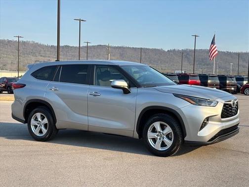 2023 Toyota Highlander LE