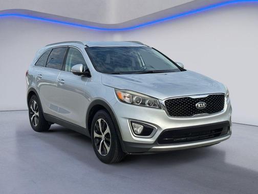 Sparkling Silver 2016 Kia Sorento EX