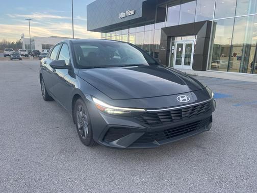 2024 Hyundai ELANTRA SEL