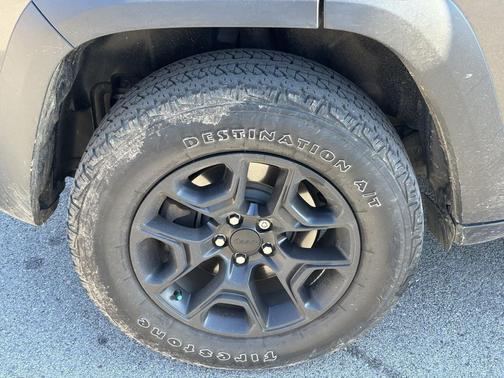 2022 Jeep Cherokee Trailhawk