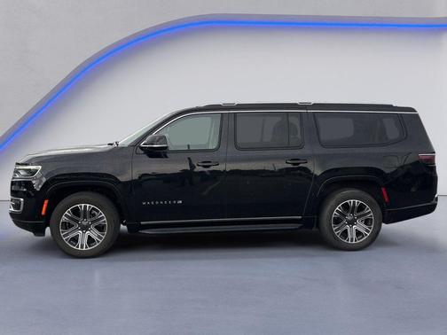 Diamond Black Crystal Pearlcoat 2024 Jeep Wagoneer L Series II