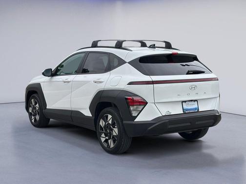 Atlas White 2024 Hyundai KONA SEL