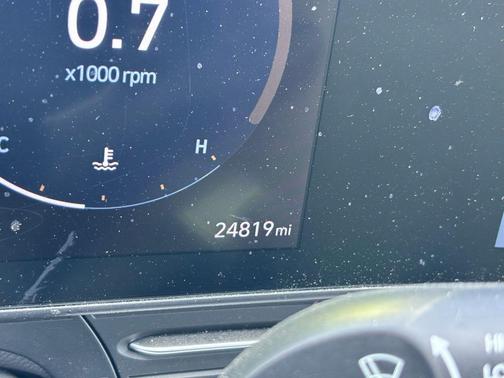 Atlas White 2024 Hyundai KONA SEL