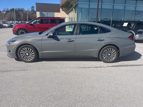 2023 Hyundai SONATA Hybrid SE