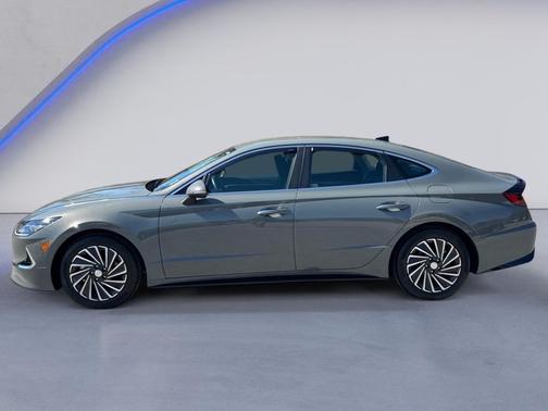 2023 Hyundai SONATA Hybrid SE