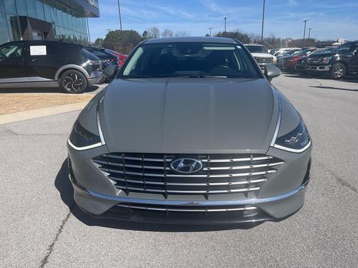 2023 Hyundai SONATA Hybrid SE