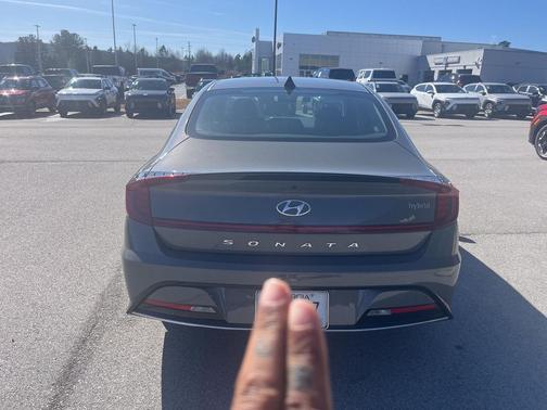 2023 Hyundai SONATA Hybrid SE