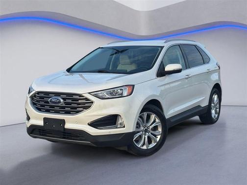 White Metallic 2022 Ford Edge Titanium