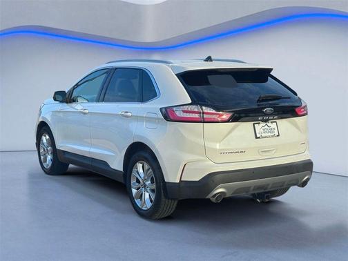 White Metallic 2022 Ford Edge Titanium