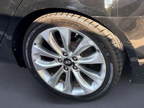 Phantom Black Metallic 2011 Hyundai SONATA Limited 2.0T