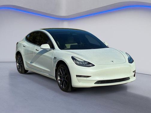 Solid Black 2020 Tesla Model 3 Standard Range Plus