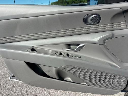 Fluid Metal 2025 Hyundai ELANTRA Sport