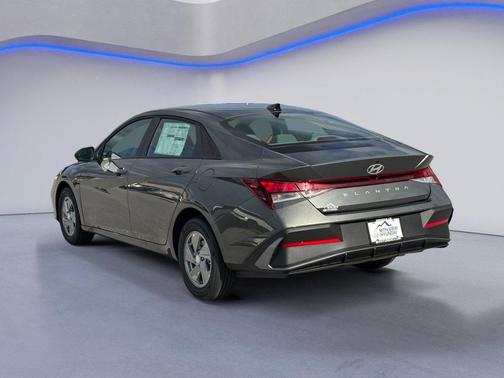 Amazon Gray 2026 Hyundai ELANTRA SE