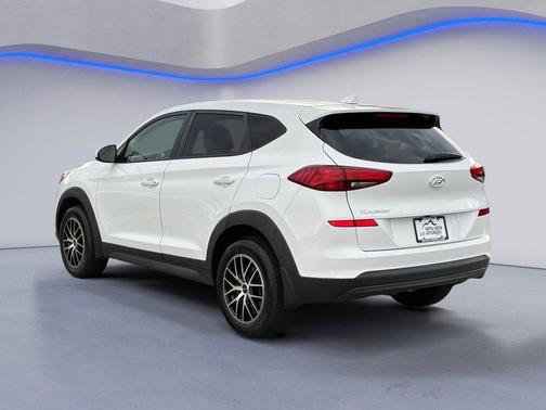Dazzling White 2019 Hyundai TUCSON SE