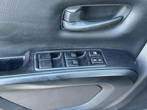 Glacier White 2019 Nissan Titan S