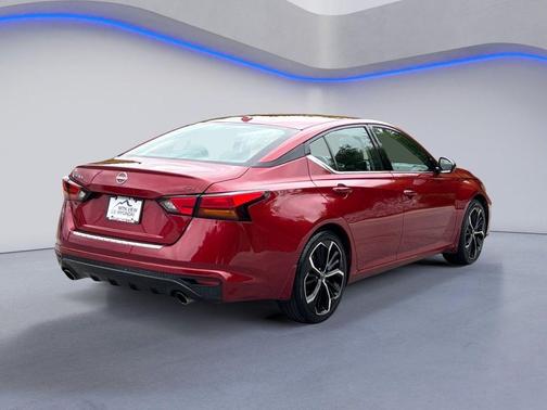 Scarlet Ember Tintcoat 2023 Nissan Altima SR FWD