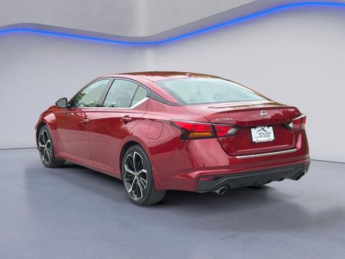 Scarlet Ember Tintcoat 2023 Nissan Altima SR FWD