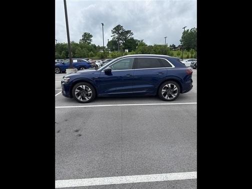 2021 Audi e-tron Premium