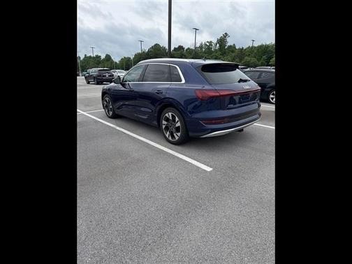 2021 Audi e-tron Premium
