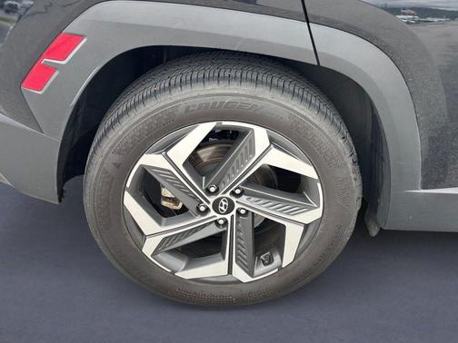 Black Pearl 2024 Hyundai TUCSON SEL