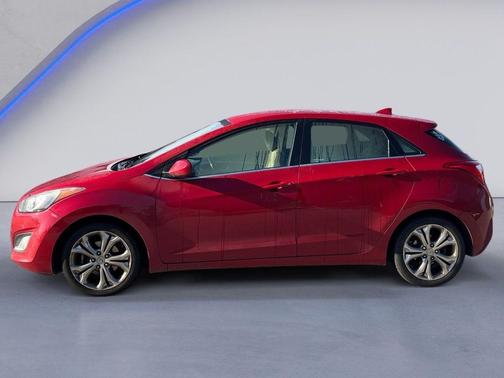 Red 2013 Hyundai Elantra GT Base