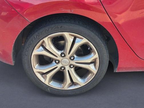 Red 2013 Hyundai Elantra GT Base