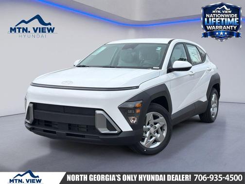 Atlas White 2027 Hyundai KONA SE