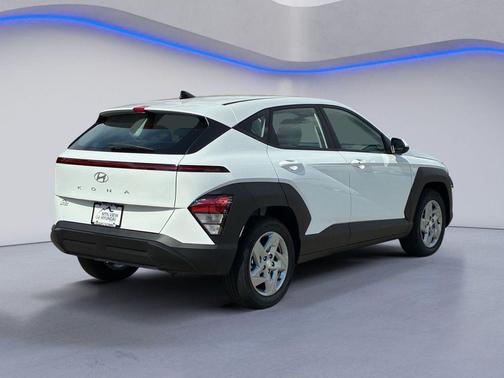 Atlas White 2027 Hyundai KONA SE