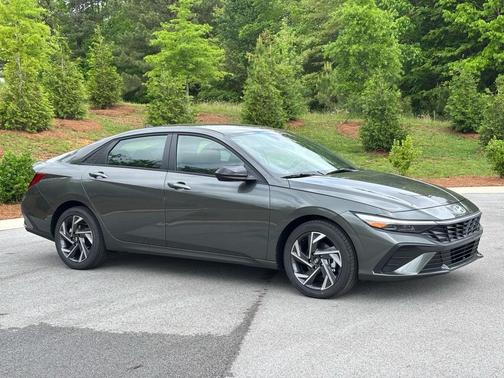 2025 Hyundai ELANTRA Sport