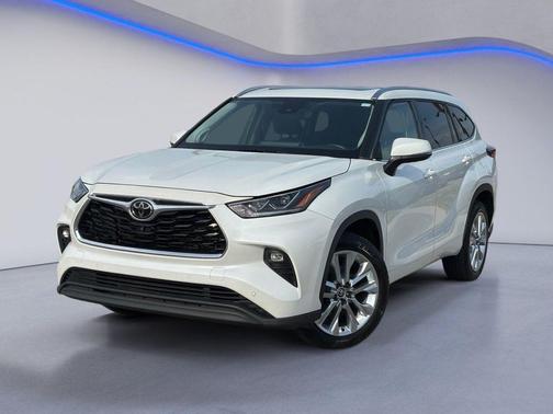 Wind Chill Pearl 2022 Toyota Highlander Limited