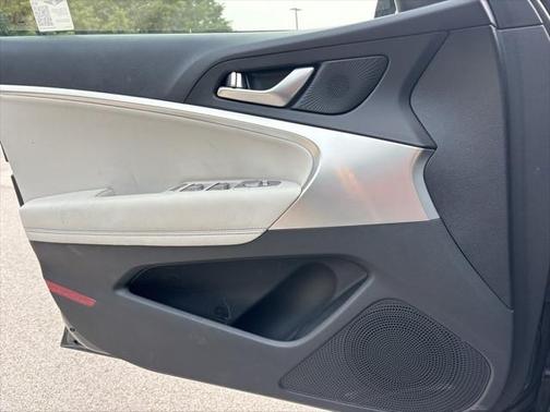 2025 Genesis G70 2.5T RWD