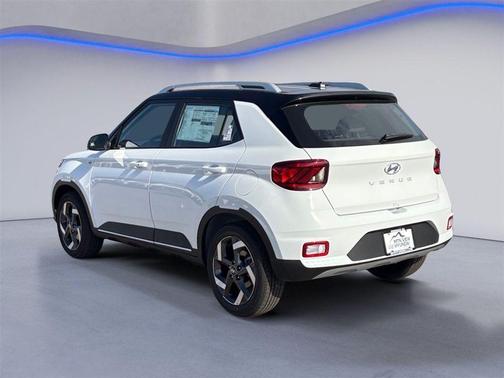 Lunar White w/Black Roof 2026 Hyundai VENUE SEL