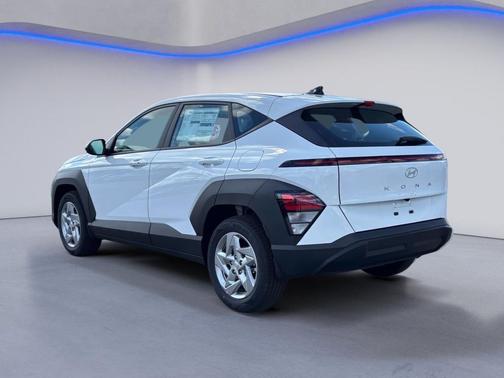 2025 Hyundai KONA SE