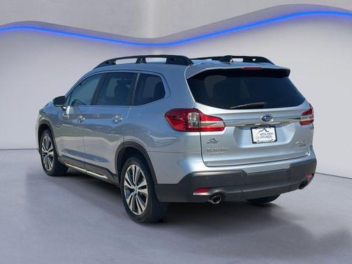 Ice Silver Metallic 2022 Subaru Ascent Limited 8-Passenger