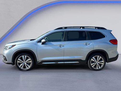 Ice Silver Metallic 2022 Subaru Ascent Limited 8-Passenger