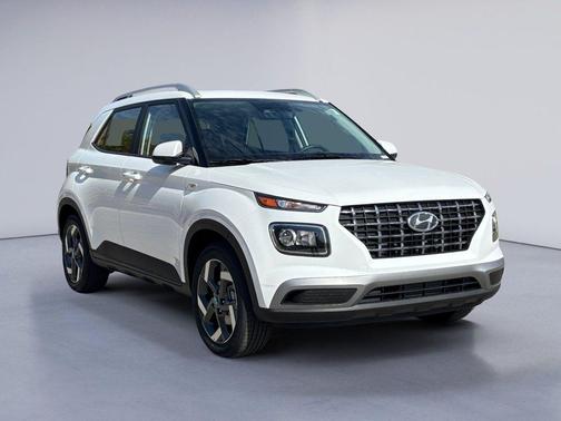 Lunar White 2026 Hyundai VENUE SEL