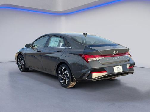 Ecotronic Gray 2026 Hyundai ELANTRA Limited