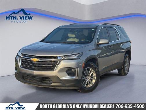 Sterling Gray Metallic 2023 Chevrolet Traverse LT Cloth