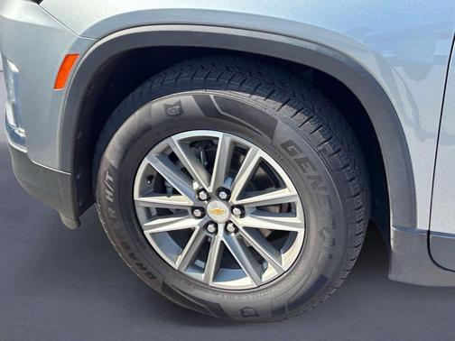 Sterling Gray Metallic 2023 Chevrolet Traverse LT Cloth
