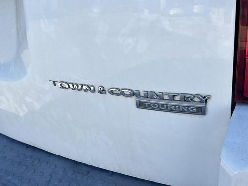 2009 Chrysler Town & Country Touring