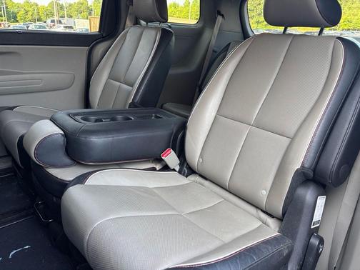 Snow White Pearl 2019 Kia Sedona EX