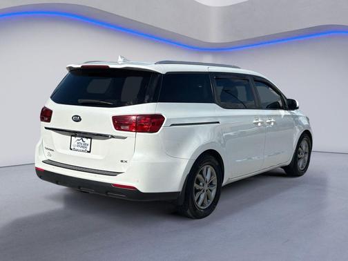 Snow White Pearl 2019 Kia Sedona EX