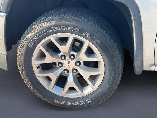 Quicksilver Metallic 2018 GMC Sierra 1500 SLT