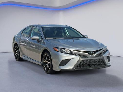 Celestial Silver Metallic 2020 Toyota Camry SE