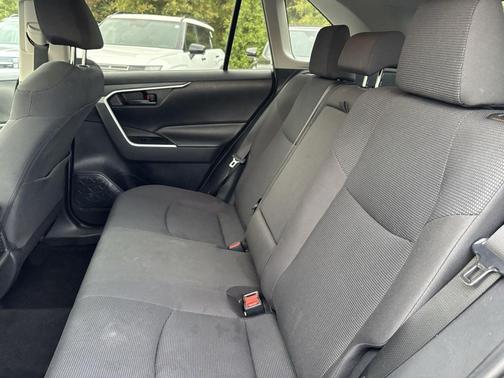 2019 Toyota RAV4 Hybrid LE