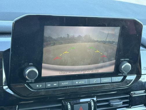 2022 Nissan Pathfinder SV 2WD